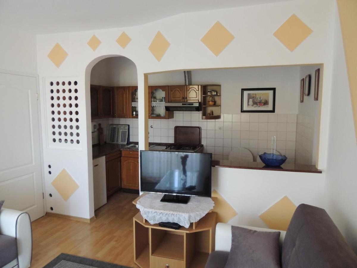 Apartman Husic Pag Town Exterior foto