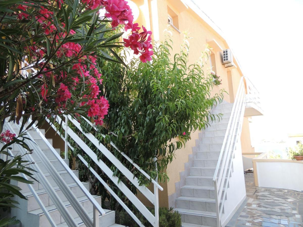 Apartman Husic Pag Town Exterior foto
